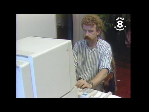 San Diego man Christmas shopping by computer in 1986